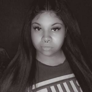 Meet your Posher, Chloe